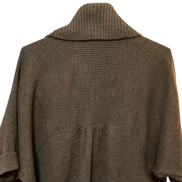 SOLD Design History Mocha Mousse Cowlneck Oversized Pocket Sweater - Picture 5 of 8